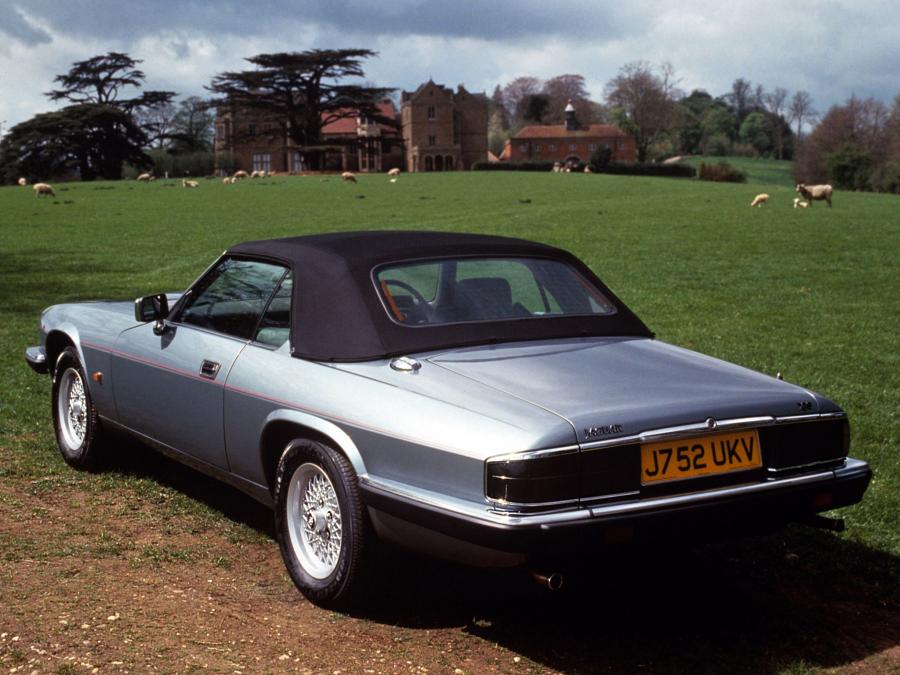  Jaguar XJ-S Convertible 1975 года  (фото 11 из 30)